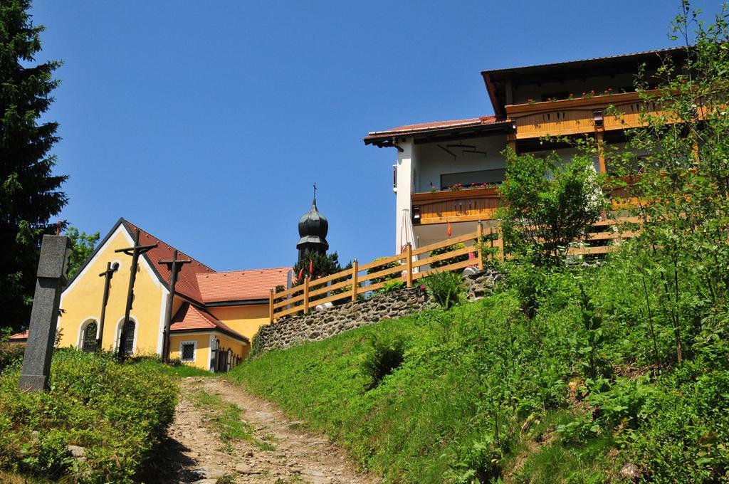 Отель Kolmsteiner Hof Нойкирхен-байм-Хайлиген-Блут Экстерьер фото